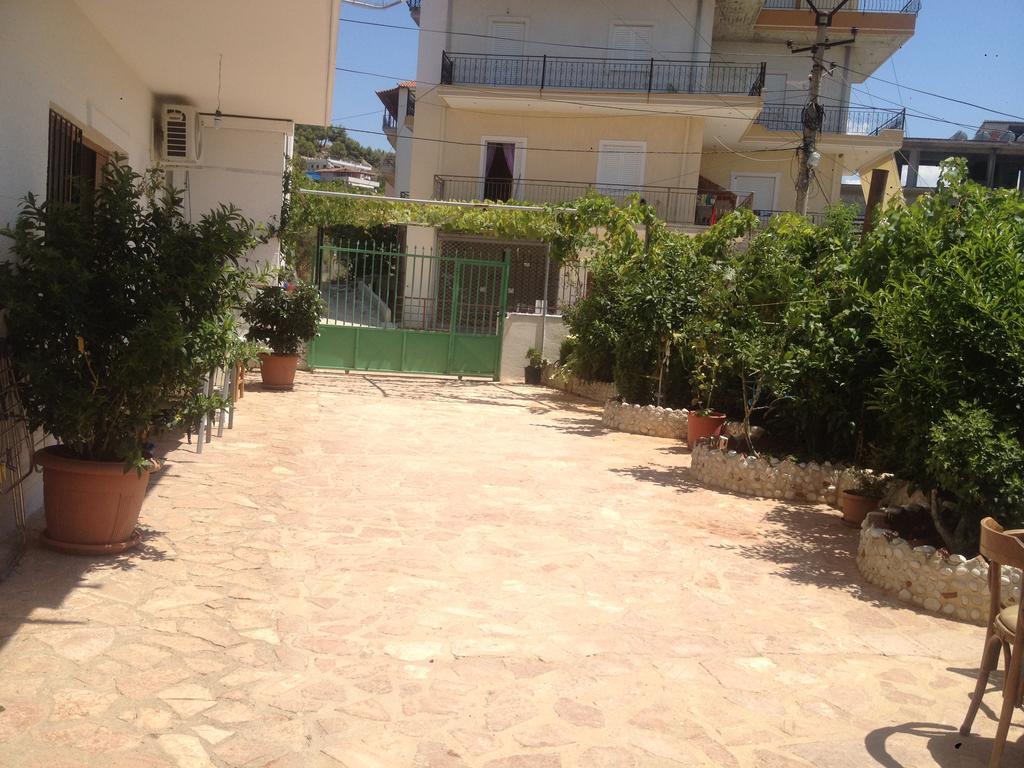Achilles Apartments Sarandë Exterior foto