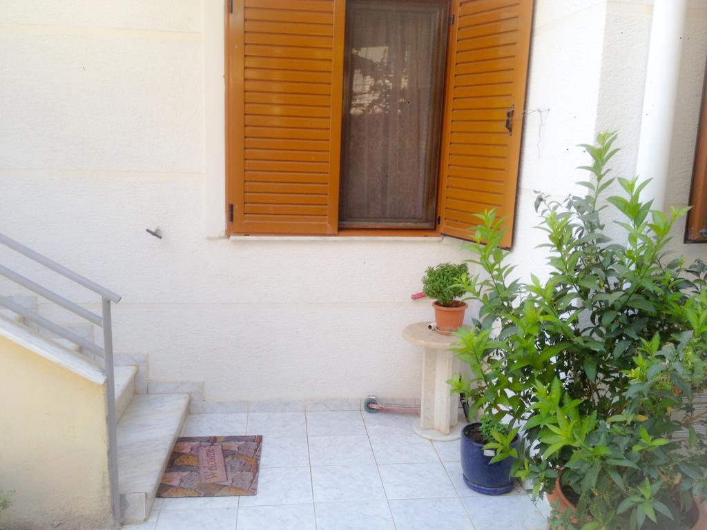 Achilles Apartments Sarandë Exterior foto
