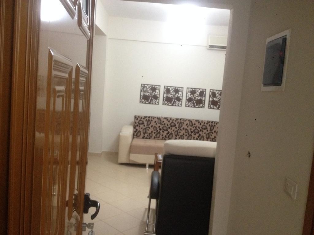 Achilles Apartments Sarandë Exterior foto